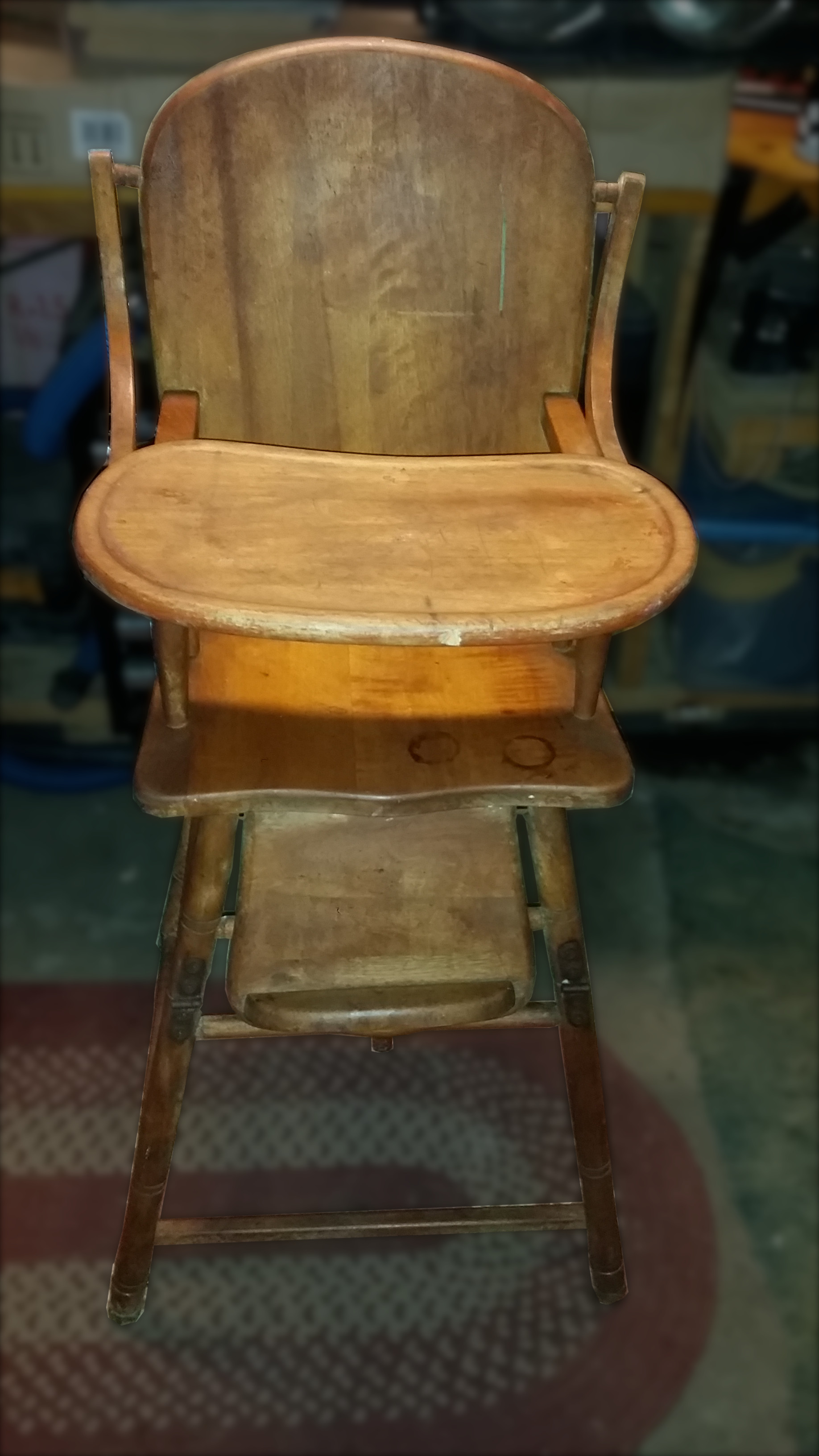 https://ssr.quickdi.me/listingsDir/antiques/vintage-high-chair/vintage-wooden-highchair-front-tray-down_2021-11-16.jpg